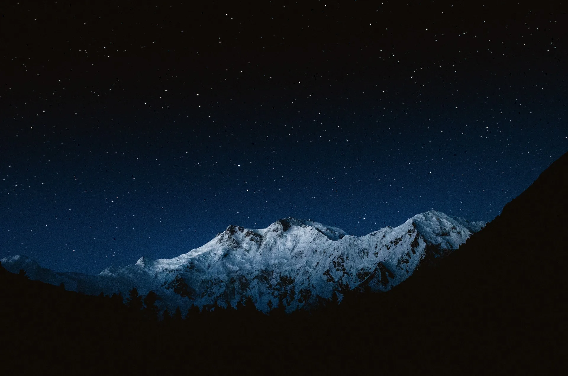 Razmišljanja o kur'anskoj suri El-Kadr 1 Foto: Haseeb Jamil / unsplash.com