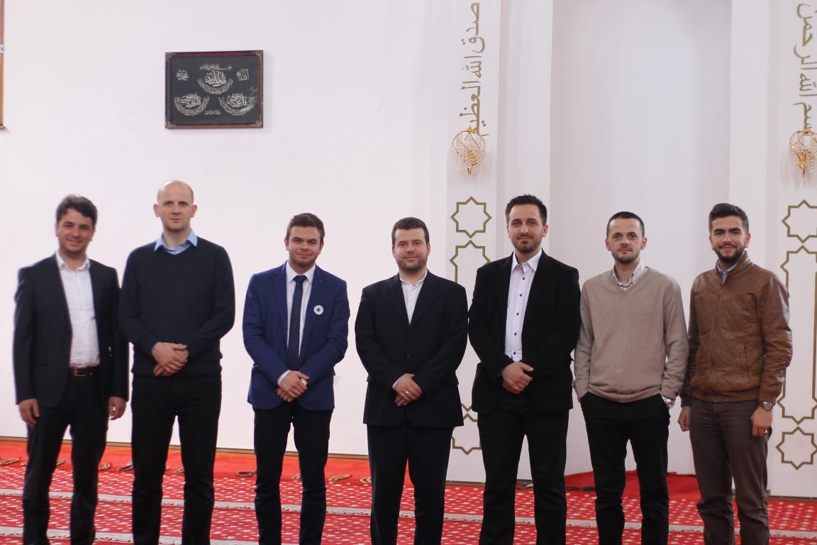 U organizaciji Gazi Husrev-begove medrese upriličena Večer Kur'ana u Ferhadiji 1 U organizaciji Gazi Husrev-begove medrese upriličena Večer Kur'ana u Ferhadiji
