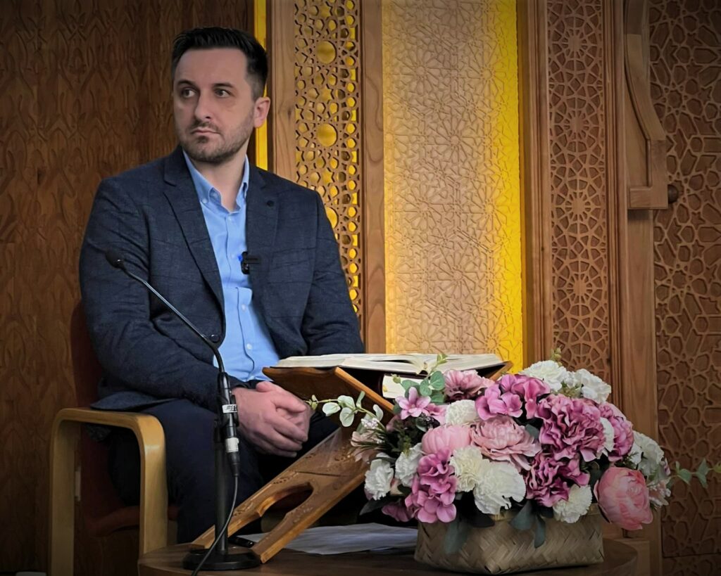 Katedra tefsira: Uvod u kur'ansku suru "Ta Ha" 4 Katedra tefsira: Uvod u kur'ansku suru "Ta Ha"