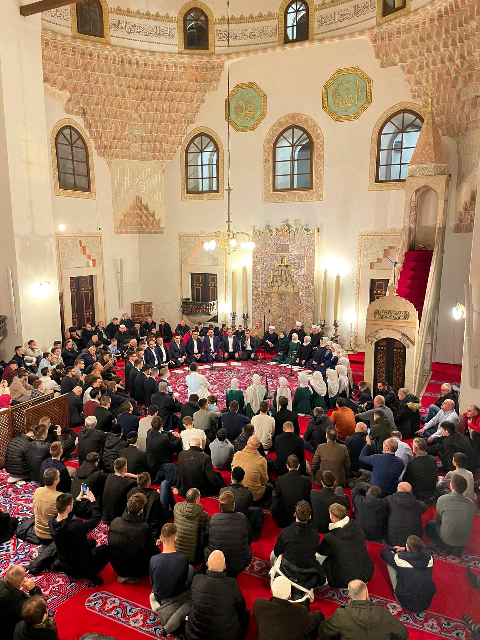 Hor Gazi Husrev-begove medrese izveo mevludski program u povodu Lejletu-l-Mi'radža
