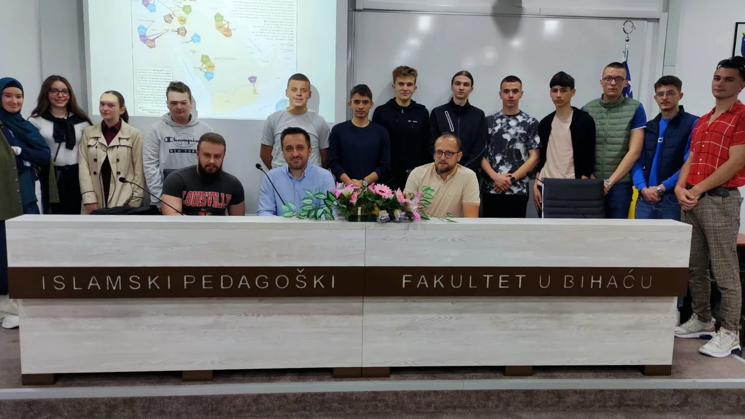 Kurs islama u Bihaću: Predavanje za srednjoškolce o temi vjerovanja u Božije poslanike 2 Kurs islama u Bihaću: Predavanje za srednjoškolce o temi vjerovanja u Božije poslanike
