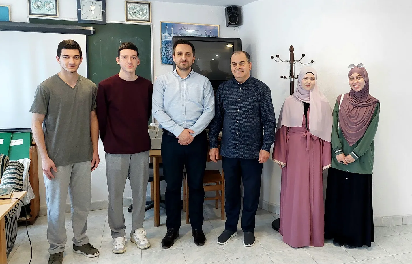 Kurs islama u Bužimu: Predavanje za srednjoškolce o temi vjerovanja u Božije poslanike 1 Kurs islama u Bužimu: Predavanje za srednjoškolce o temi vjerovanja u Božije poslanike