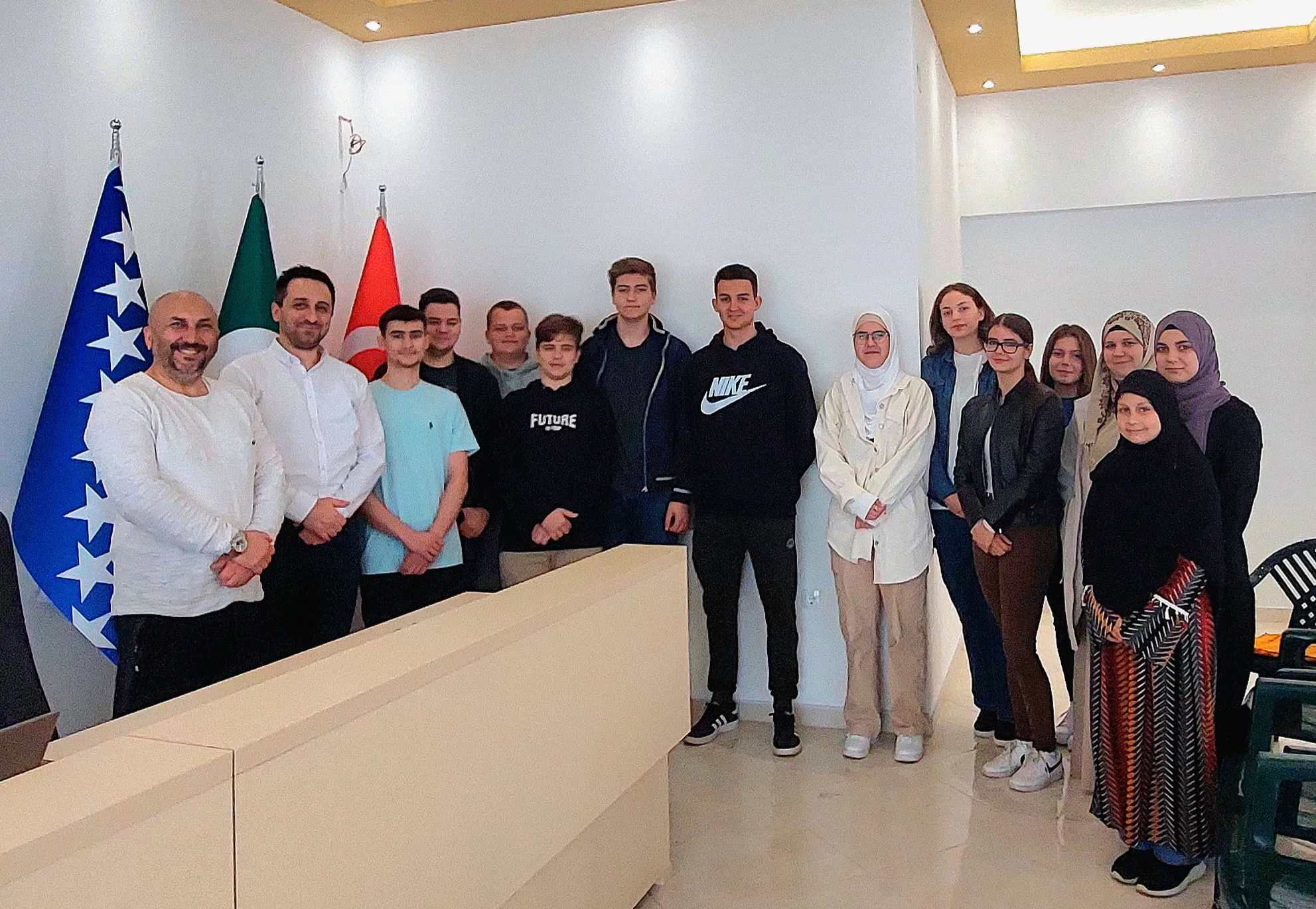 Kurs islama u Sanskom Mostu: Predavanje za srednjoškolce o temi vjerovanja u Božije poslanike 1 Kurs islama u Sanskom Mostu: Predavanje za srednjoškolce o temi vjerovanja u Božije poslanike