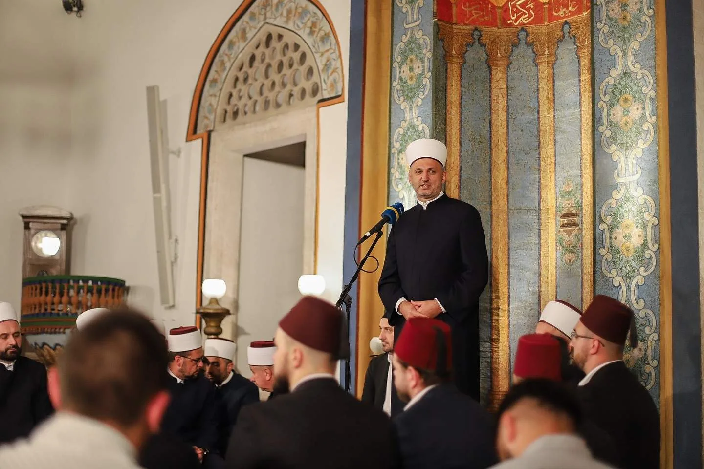 Tradicionalni mevlud u Carevoj džamiji: Dostojanstvo i snaga su u nama samima 2 Foto: Tradicionalni mevlud u Carevoj džamiji: Dostojanstvo i snaga su u nama samima / www.medzlis-sarajevo.ba