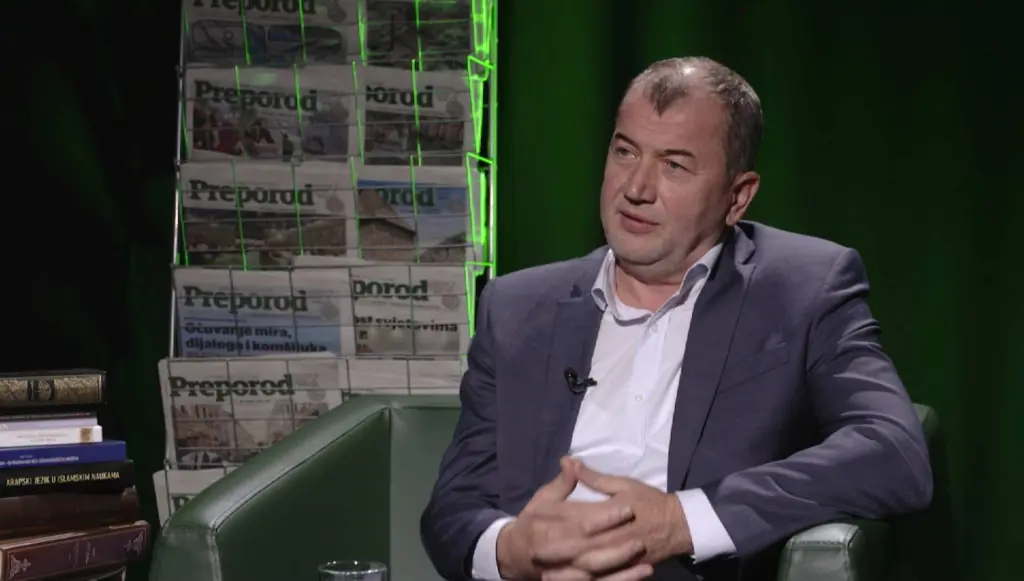 Dekan Hasani: „U komunikaciji s našim alumnistima mi možemo da dobijemo veoma važnu povratnu informaciju, koja nas neće štititi.“