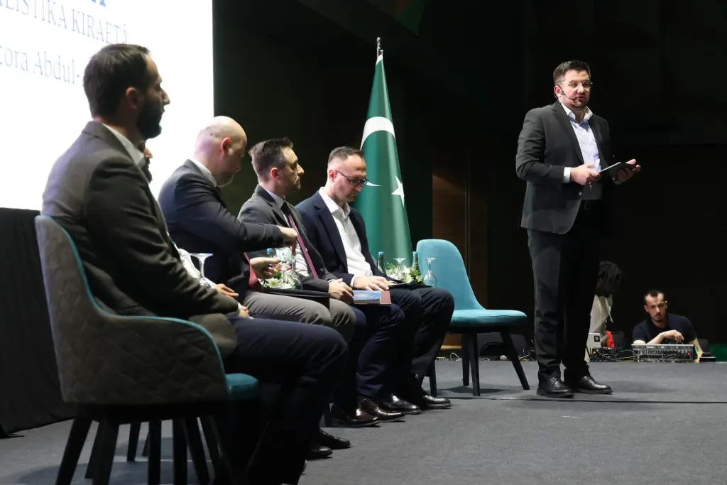 U Sarajevu predstavljena knjiga "Iz kur'anskog beskraja", Abdul-Aziza Drkića: Knjiga naučne i praktične vrijednosti