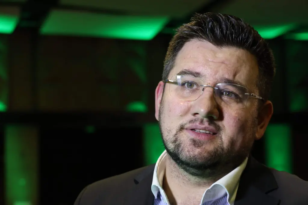 U Sarajevu predstavljena knjiga "Iz kur'anskog beskraja", Abdul-Aziza Drkića: Knjiga naučne i praktične vrijednosti